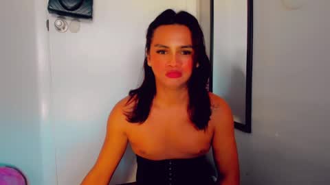 Snapshot of sacha_candy chatting on January 15, 8:16 pm Sacha online show from January 15, 8:16 pm