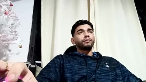 Snapshot of sack_rojas chatting on December 16, 4:45 am Sack online show from December 16, 4:45 am