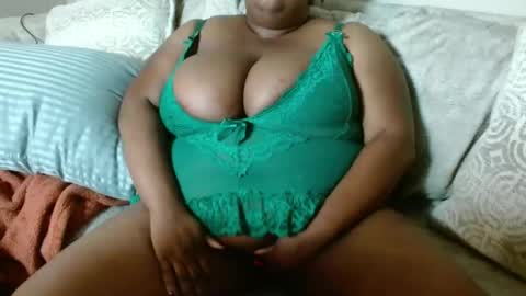 Snapshot of sade_dreams chatting on October 23, 3:39 am sade_dreams online show from October 23, 3:39 am