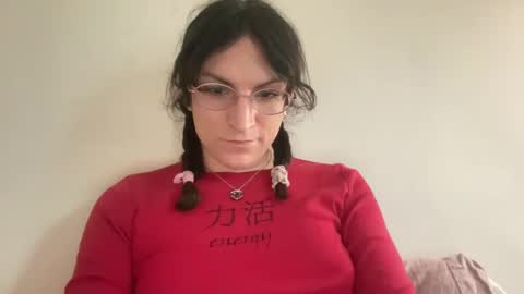 Snapshot of sadie_stars chatting on February 18, 9:31 pm Sadie online show from February 18, 9:31 pm