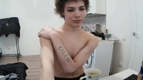 sadvetements online show from April 8, 5:29 am