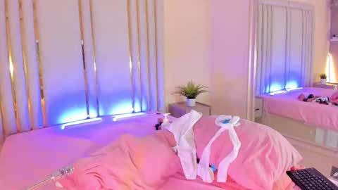 Snapshot of saekohofman chatting on February 20, 4:18 am Mara online show from February 20, 4:18 am