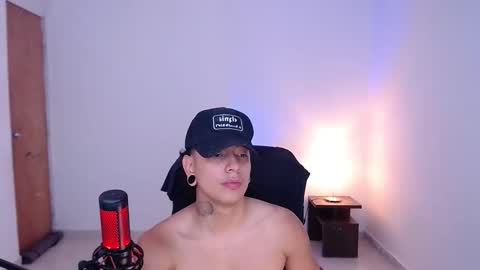 Snapshot of saenz_hotx chatting on October 9, 4:16 pm saenz_hotx online show from October 9, 4:16 pm