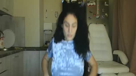 Queen online show from November 29, 3:04 pm