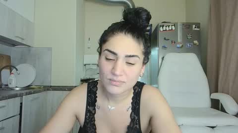 Queen online show from December 3, 11:52 am