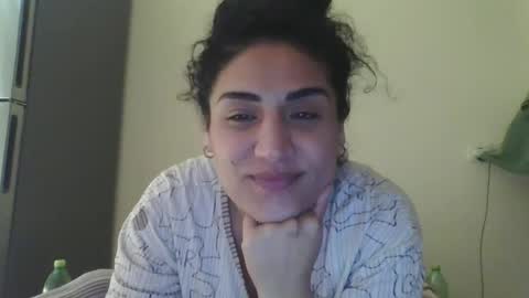 Snapshot of safari_xx chatting on June 2, 7:38 pm Queen online show from June 2, 7:38 pm