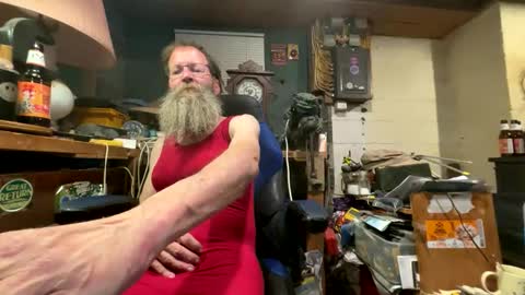 Snapshot of safety_fist chatting on February 22, 12:27 am safety_fist online show from February 22, 12:27 am