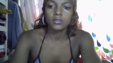 Snapshot of safira19 chatting on October 20, 6:14 am safira19 online show from October 20, 6:14 am