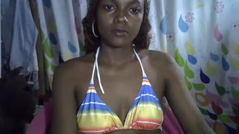Snapshot of safira19 chatting on October 23, 1:32 pm safira19 online show from October 23, 1:32 pm
