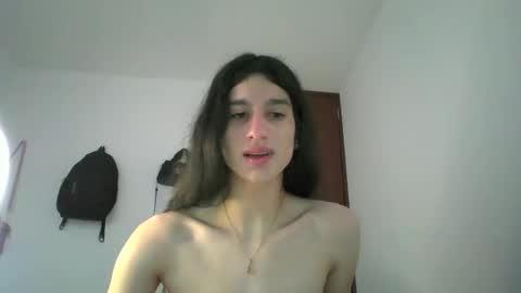 Snapshot of safiro_queen chatting on December 8, 9:41 pm Safiro Queen online show from December 8, 9:41 pm