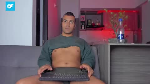 Snapshot of sag_1998 chatting on February 22, 11:03 pm Sag online show from February 22, 11:03 pm