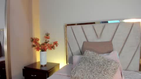 Snapshot of sagirabelle chatting on December 3, 6:17 pm Sagira Belle online show from December 3, 6:17 pm