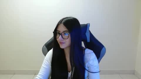 Sahaliefox  online show from January 5, 7:17 pm