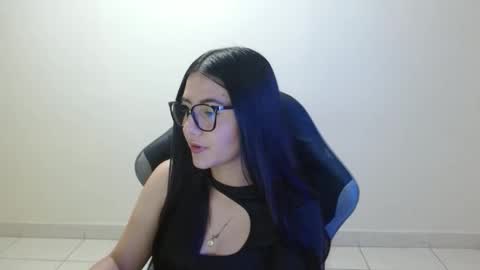 Sahaliefox  online show from April 8, 8:20 pm