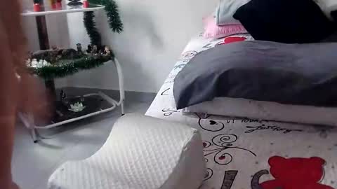 Snapshot of sahana_ashika chatting on December 17, 5:36 pm Sahana Ashika online show from December 17, 5:36 pm