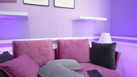 saharakramer online show from March 8, 3:13 pm