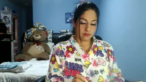Snapshot of sahotlove1 chatting on July 6, 11:51 pm Karina online show from July 6, 11:51 pm