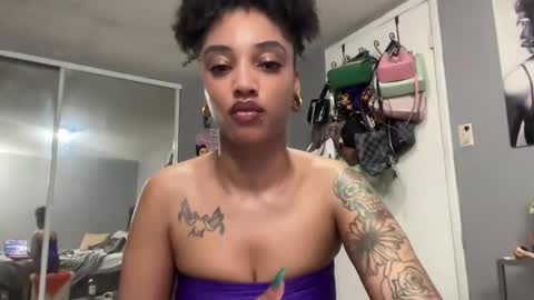 Snapshot of sailormoonsnani94 chatting on March 6, 8:08 am Benzo online show from March 6, 8:08 am