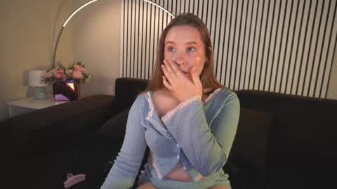 saint__vicious online show from February 28, 8:32 pm