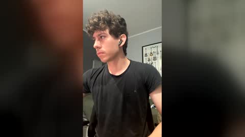 saint_nott online show from April 21, 1:50 pm