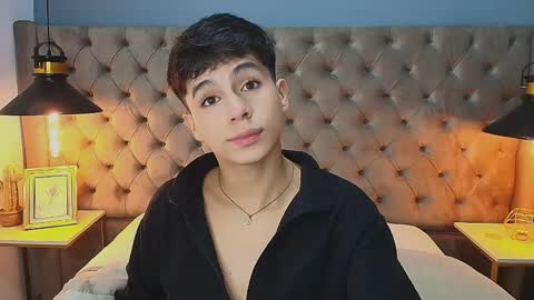 Santi online show from April 18, 1:04 pm