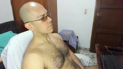 saintedy01 online show from April 2, 12:58 pm