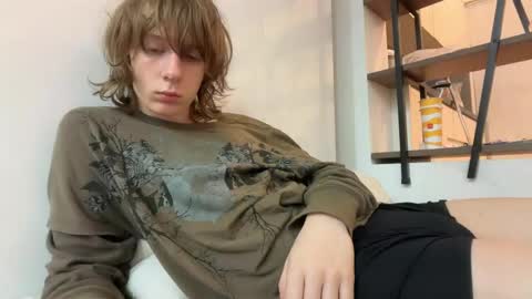 saintfawn online show from April 21, 12:12 am