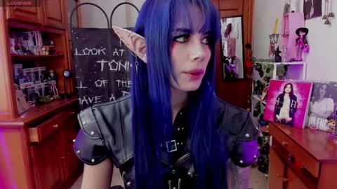    online show from March 22, 10:40 am