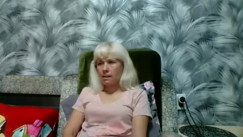 Snapshot of sakura_blonde chatting on October 9, 9:29 am sakura_blonde online show from October 9, 9:29 am