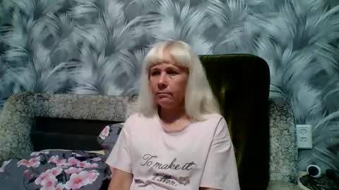 Snapshot of sakura_blonde chatting on October 15, 8:25 am sakura_blonde online show from October 15, 8:25 am
