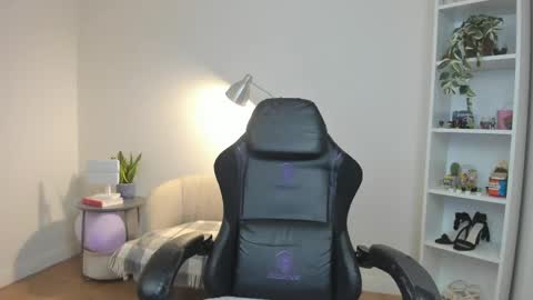 Sakura Harper online show from April 23, 4:57 am