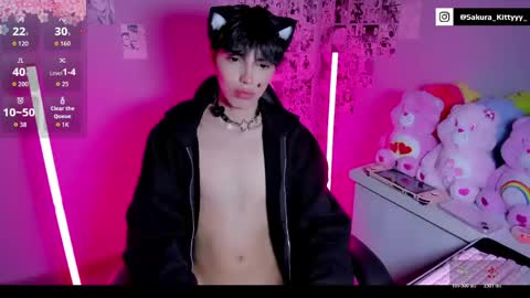 Kitty     online show from May 10, 3:33 am