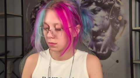 sakurabliss online show from November 18, 4:00 pm