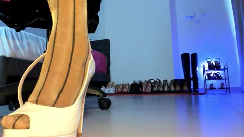 Sali G  online show from October 12, 3:22 pm