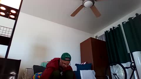 Snapshot of salis1981 chatting on February 16, 8:55 pm salis1981 online show from February 16, 8:55 pm