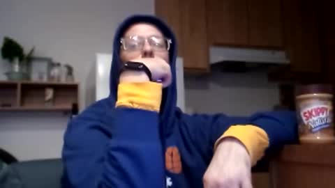 Snapshot of salis1981 chatting on December 15, 2:05 am salis1981 online show from December 15, 2:05 am