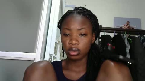 Snapshot of sally_beauty2023 chatting on April 6, 11:11 am sally_beauty2023 online show from April 6, 11:11 am