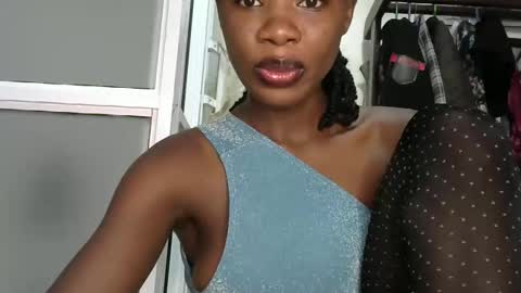 Snapshot of sally_beauty2023 chatting on April 17, 8:17 am sally_beauty2023 online show from April 17, 8:17 am
