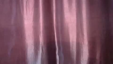 sally_bee1 online show from March 27, 8:30 pm