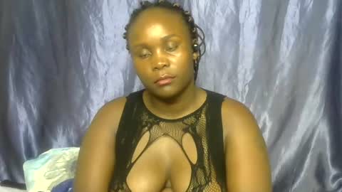sally_bee1 online show from July 19, 3:05 pm