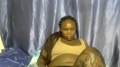 sally_bee1 online show from July 21, 10:50 am