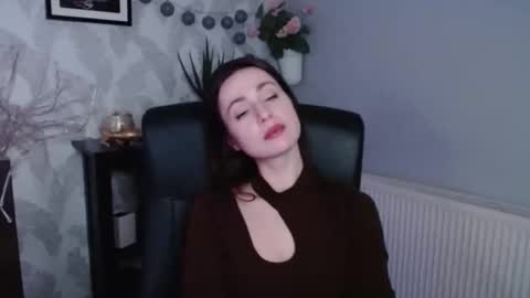 Snapshot of sally_femdom chatting on February 25, 2:00 pm Sally online show from February 25, 2:00 pm