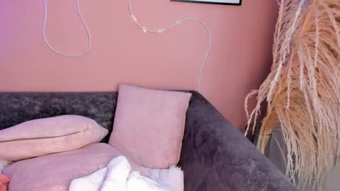  Sally White  online show from March 12, 4:08 am