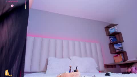  Sally White  online show from September 18, 3:19 am