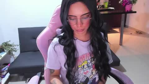 sallymaddoxx online show from December 7, 5:37 am