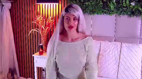 Snapshot of salmaroze chatting on June 18, 4:02 am SalmaRoze online show from June 18, 4:02 am