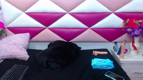 Snapshot of salmasantos chatting on January 7, 6:38 am salmasanto online show from January 7, 6:38 am