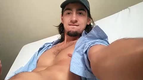 Snapshot of salmonman1305 chatting on September 10, 2:06 pm salmonman1305 online show from September 10, 2:06 pm