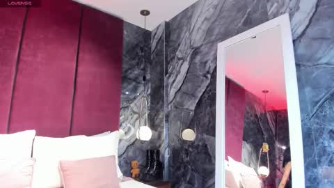 S A L O M E   online show from February 10, 12:09 pm