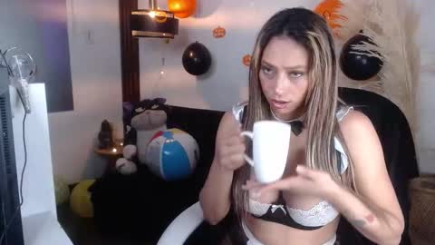 Snapshot of salome_drasin chatting on October 30, 8:49 am salome_drasin online show from October 30, 8:49 am